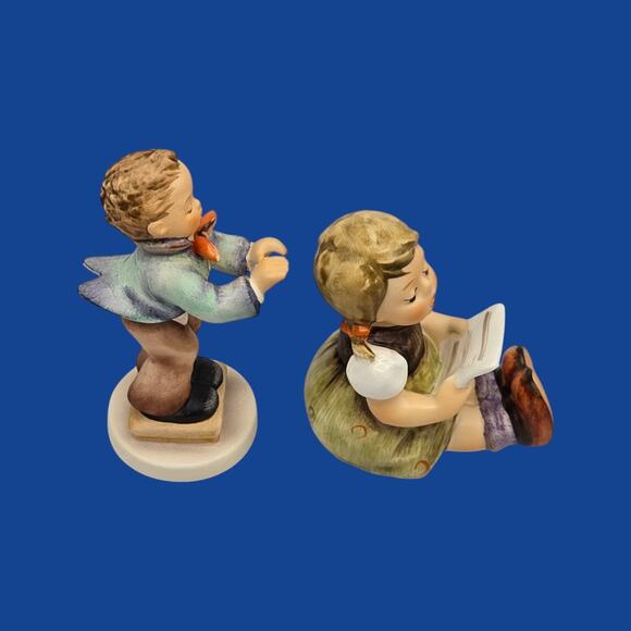 Hummel Figurines TMK-6 Boy Band Leader Hum 129 4/0 Girl Singing Music Sheet #389 - Picture 5 of 13